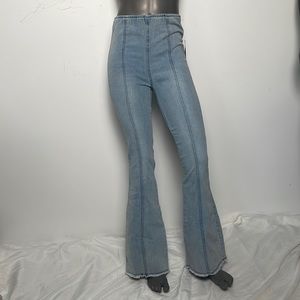 No Boundaries Super High Rise Flare Jeans Size Medium (7-9) Light Wash